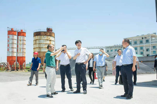 我公司與湖南大學、湖南省交通科學研究院有限公司、北京市政路橋正達道路科技有限公司、中建五局創新工程研究院、徐工集團多層次合作！