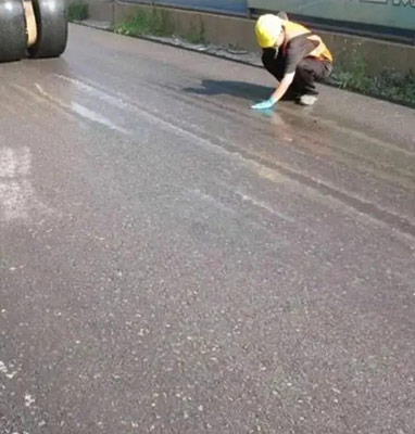 高黏乳化瀝青
